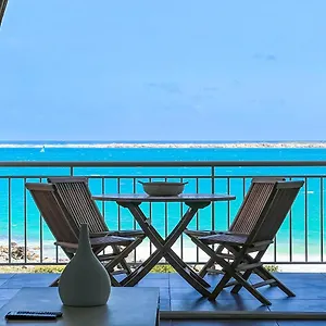 Front Line Unit 520 Ft2 - 48 M2, On Second Floor, Stunning Ocean View Apartment Cul de Sac